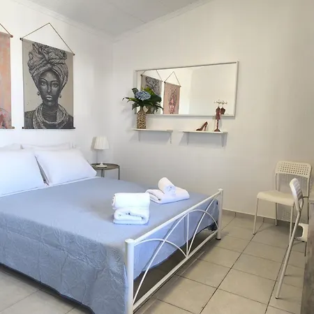 The Dock * Agía Triás